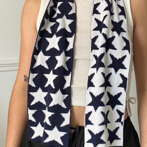 reversible Y2K knitted star scarf - Picture 2 of 4
